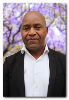 Dr Pete Mhlanga